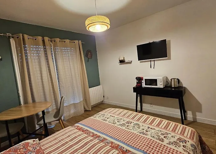 Avec Jardin Et Parking 04 Lejlighed *