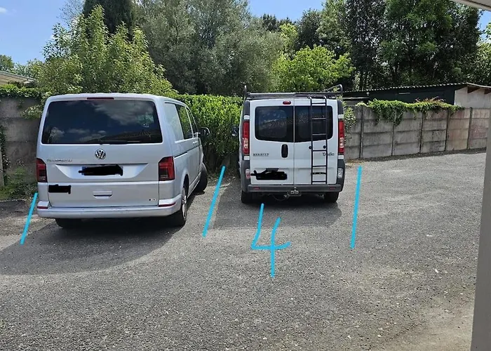 Avec Jardin Et Parking 04